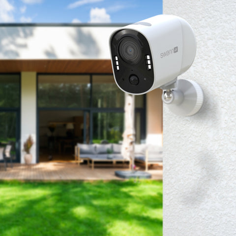 Xtreem4K Wireless Security Camera with SwannBuddy4K Video Doorbell | SWIFI-4KBUDXTRM